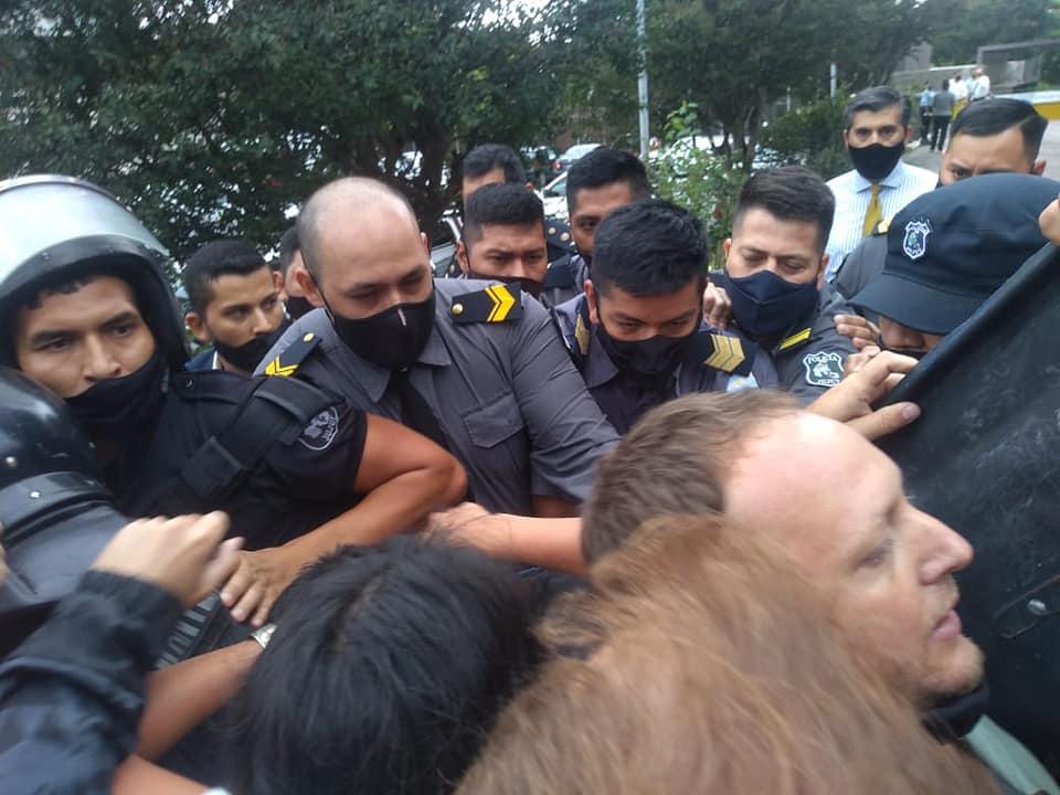 agresion diputados fit 5