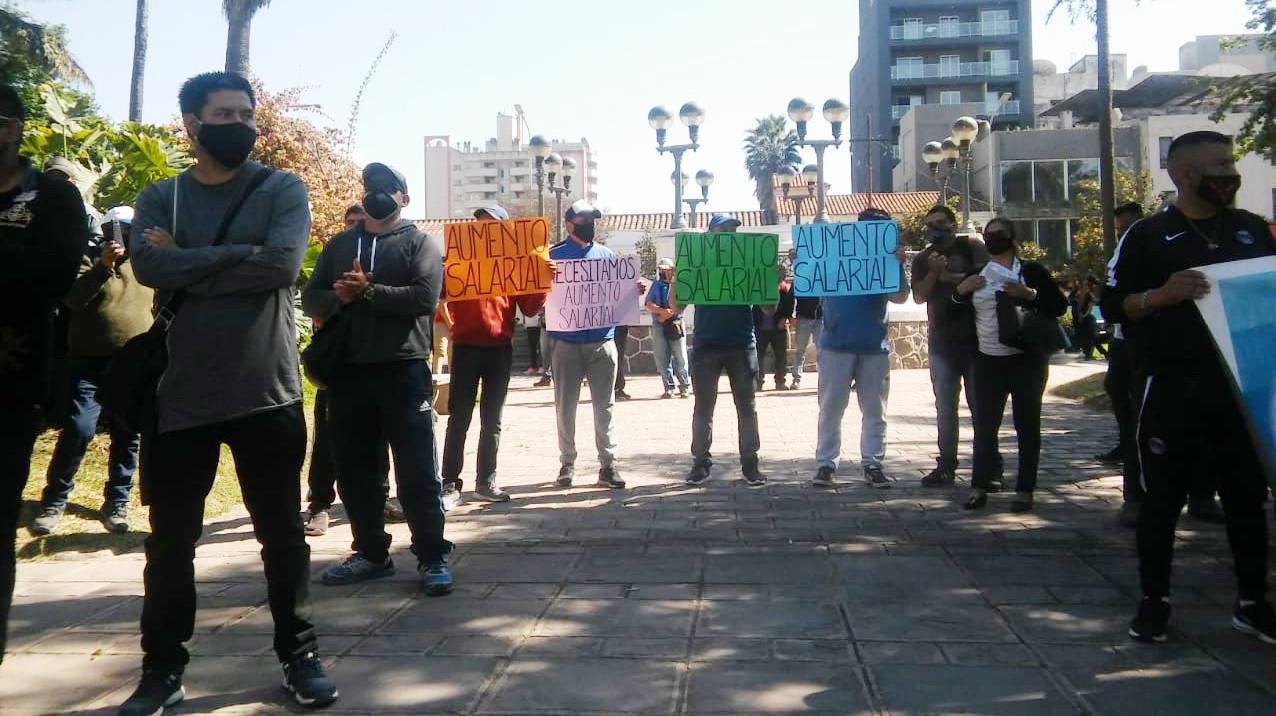 POLICIAS PROTESTA1