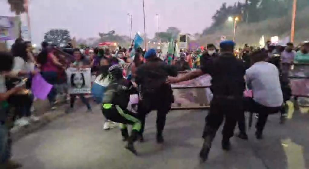 MARCHA FEMICIDIO POLICIA3