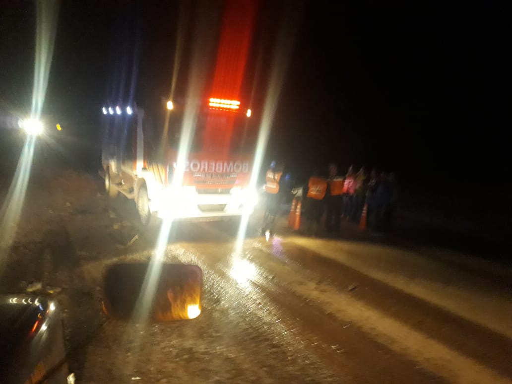 Bomberos ayuda a los vehículos varados en la zona de Tilcara