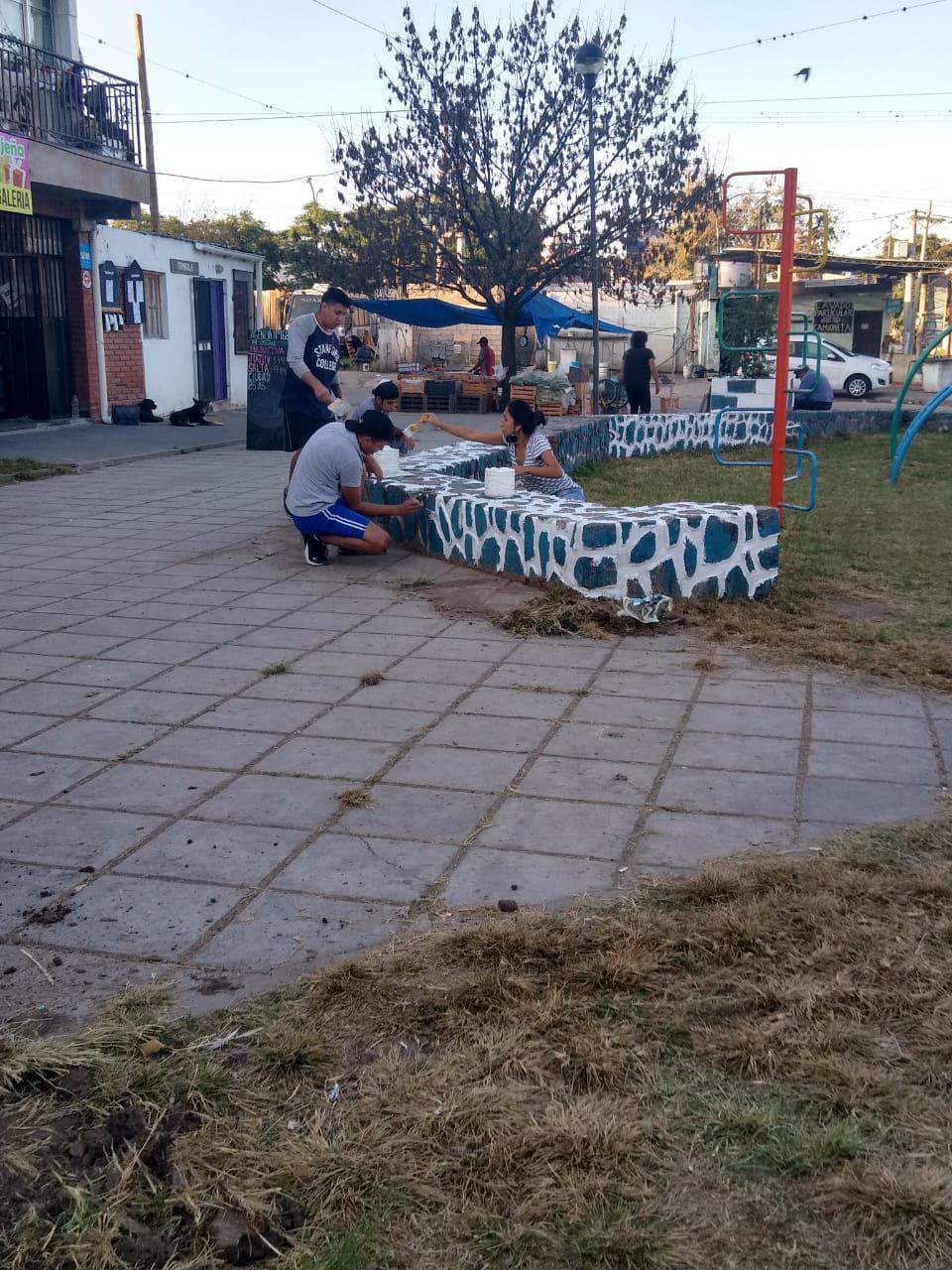 Plaza de Barrio San Pedrito arreglada por los chicos 005