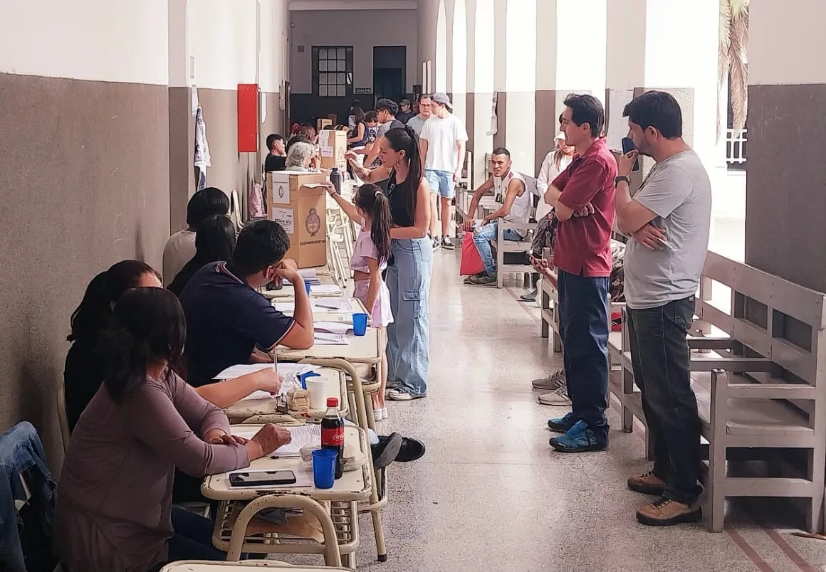 votacion escuela normal1