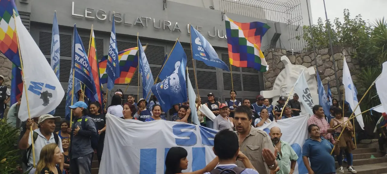 protesta gremios legislatura ley emergencia