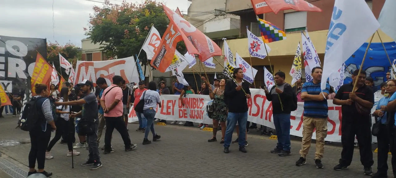 protesta gremios legislatura ley emergencia1