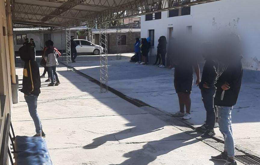 FIESTA CLANDESTINA ALTO 