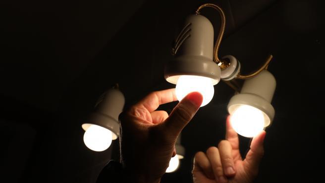 el-precio-de-la-luz-se-duplica-este-jueves-hasta-los-216-74-euros-mwh