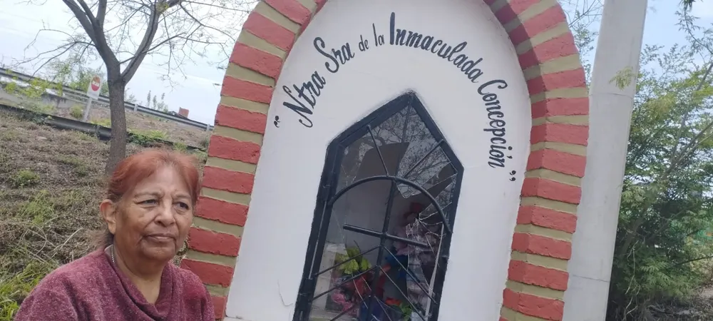 gruta virgen barrio norte2