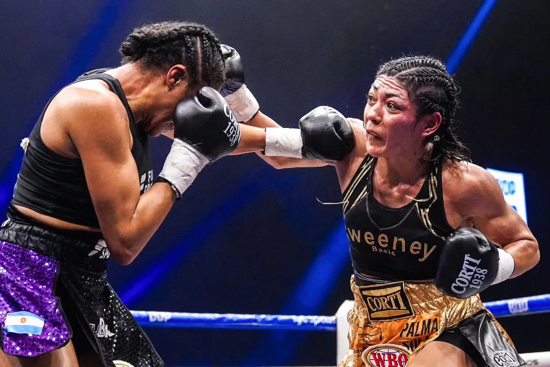 Brenda Carabajal recibe una terrible paliza y pierde el titulo con Danila Ramos (9)