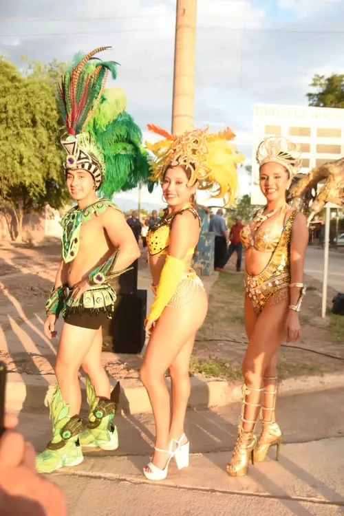 CARNAVAL SAN PEDRO BAILARINAS