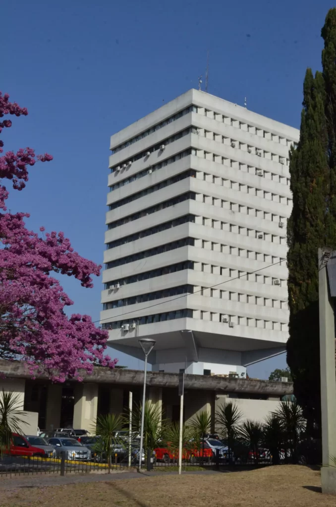 EdificioCentral02-scaled-1-678x1024