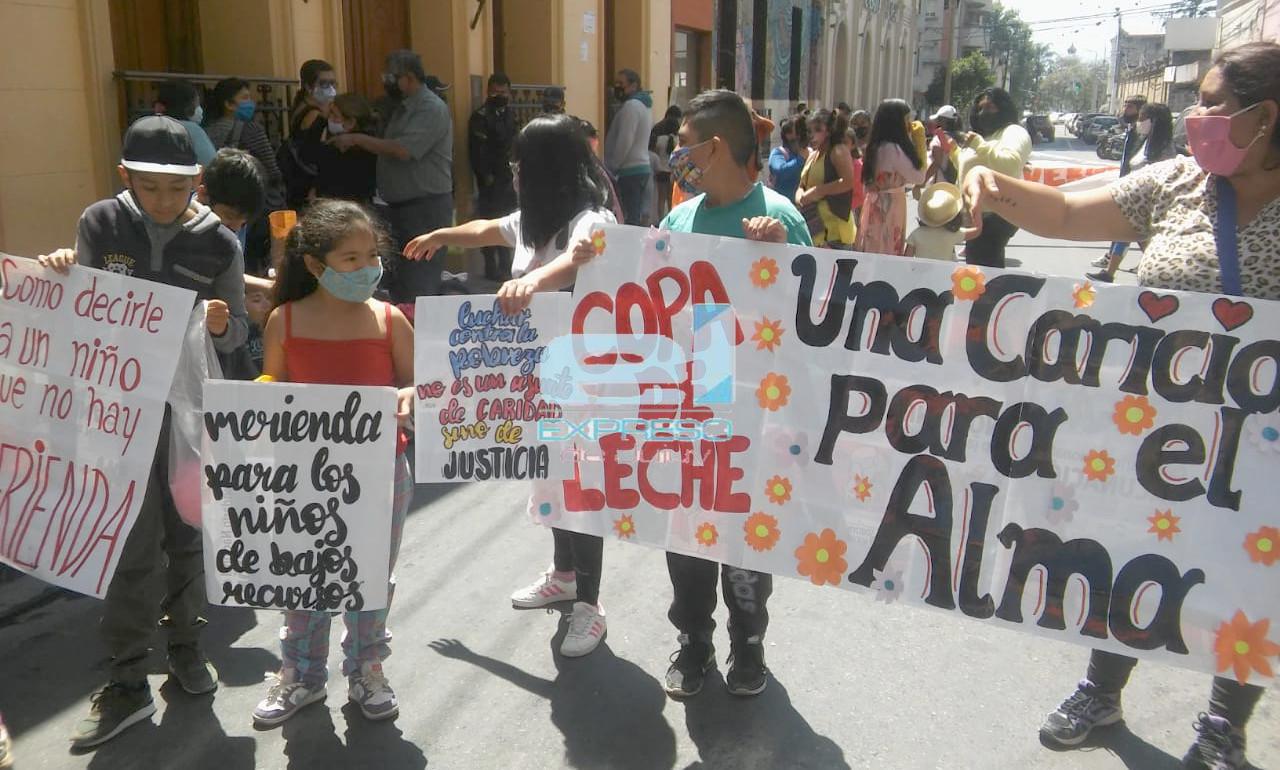 protesta niños desarrollo social3a