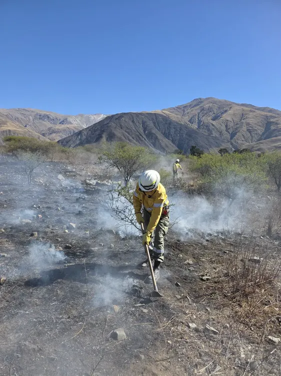incendio volcan brigadistas3