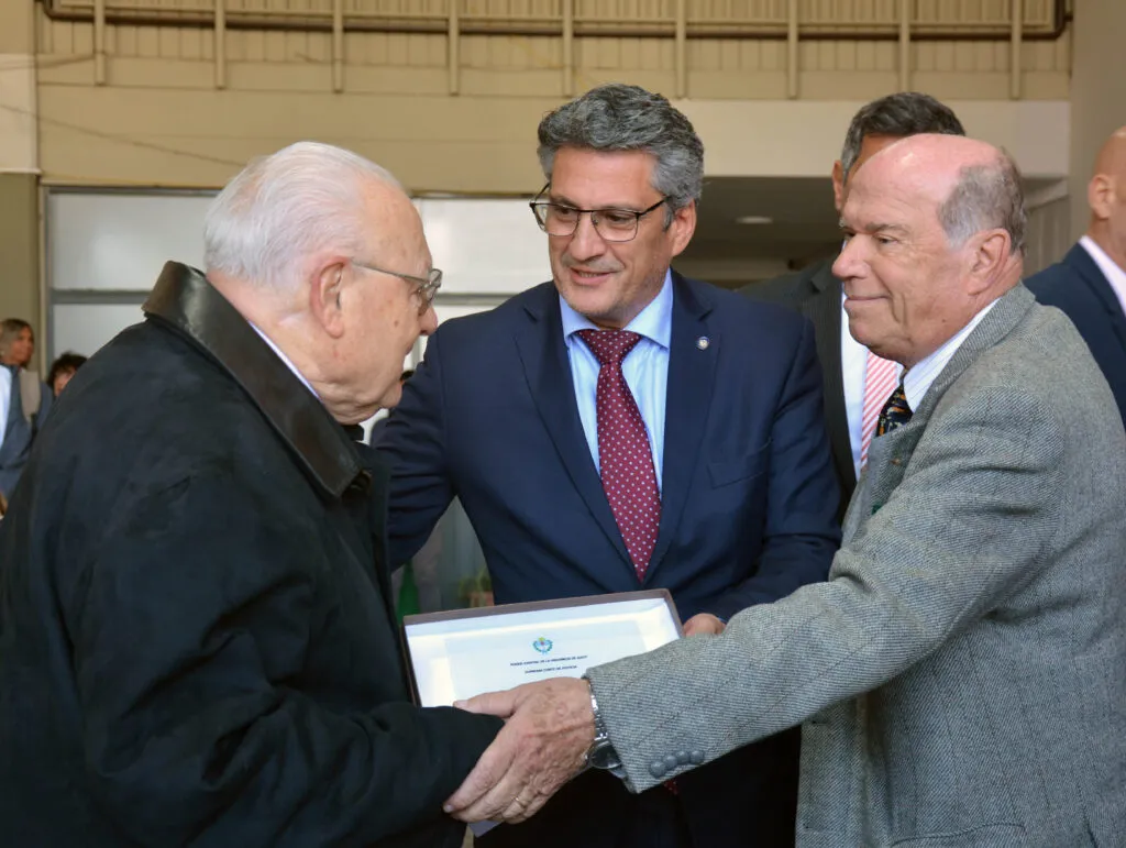 SCJ-ACTO-RECONOCIMIENTO-DR.-M.A.MALLAGRAY.3-28.8.25-1024x771