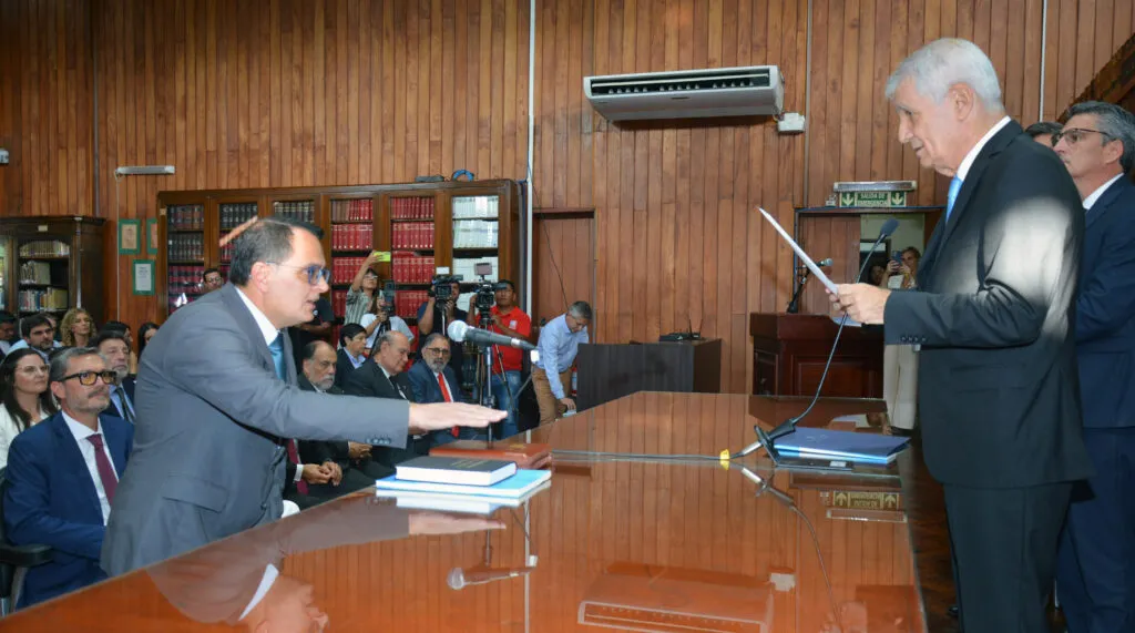 ACTO-JURAMENTO-JUECES-SUPREMA-CORTE-DE-JUSTICIA-DR.-LISANDRO-AGUIAR-27.11.25-1024x571