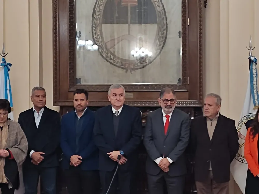 morales y funcionarios asume ministra serrano