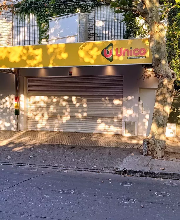 02-03-2023_un_supermercado_que_pertenece_a (2)