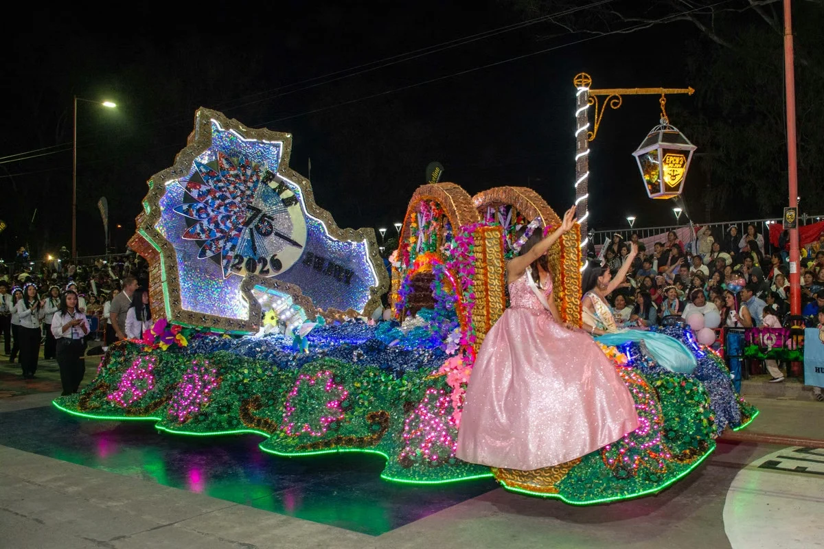 ULTIMO DESFILE CARROZAS