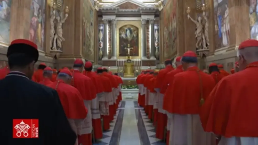 CONCLAVE CARDENALES CAPILLA