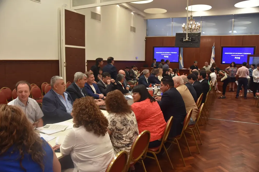 Legislatura presupuesto 2025 cardozo