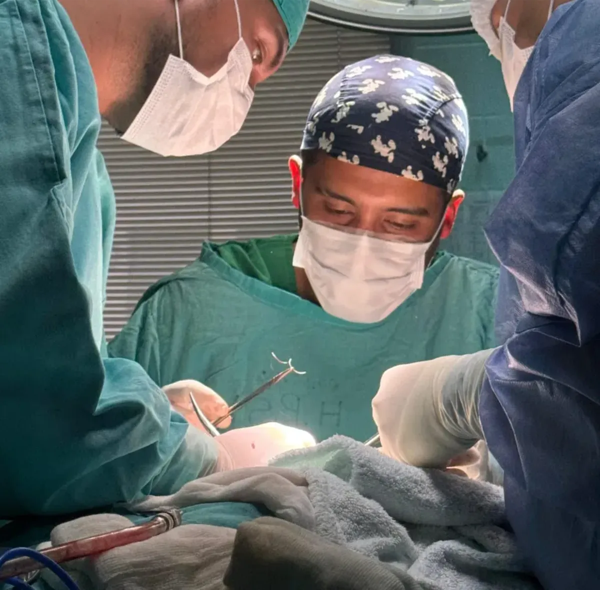 microcirugia hospital pablo soria operacion