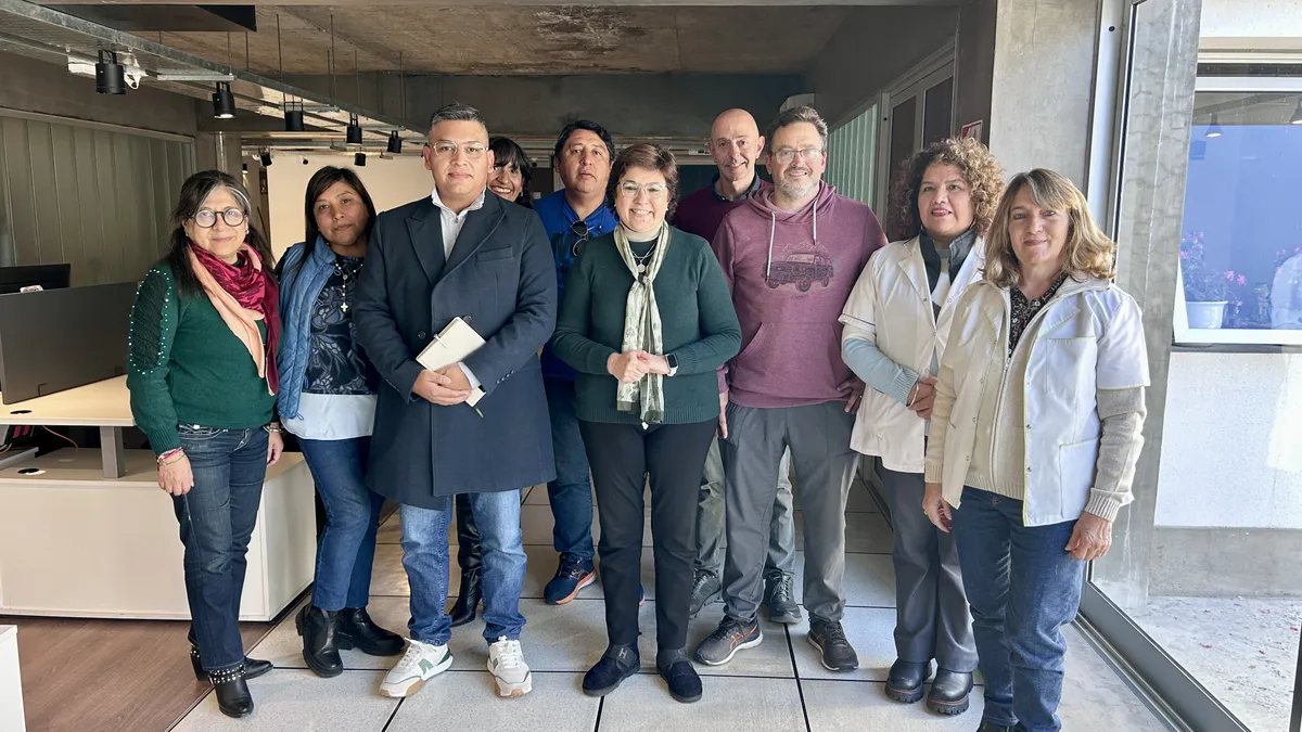 ministra-isolda-junto-profesionales-la-salud