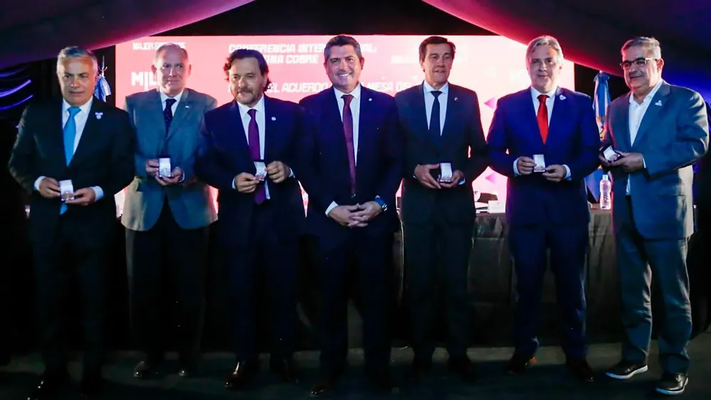 UTDOSPOTNRFMDMGE3YX7DOGFEI