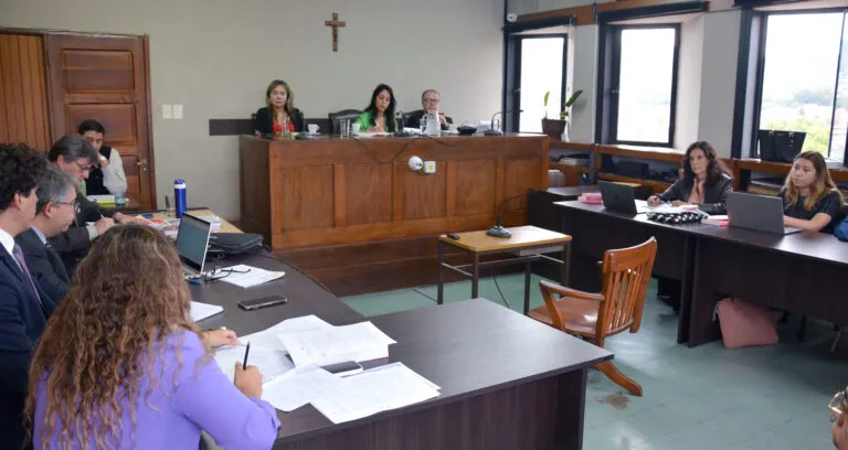 JUECES-CON-FUNCION-JUICIO-OGJ-Juicio-a-AVA-por-Abuso-sexual-agravado-18.3.25-768x408