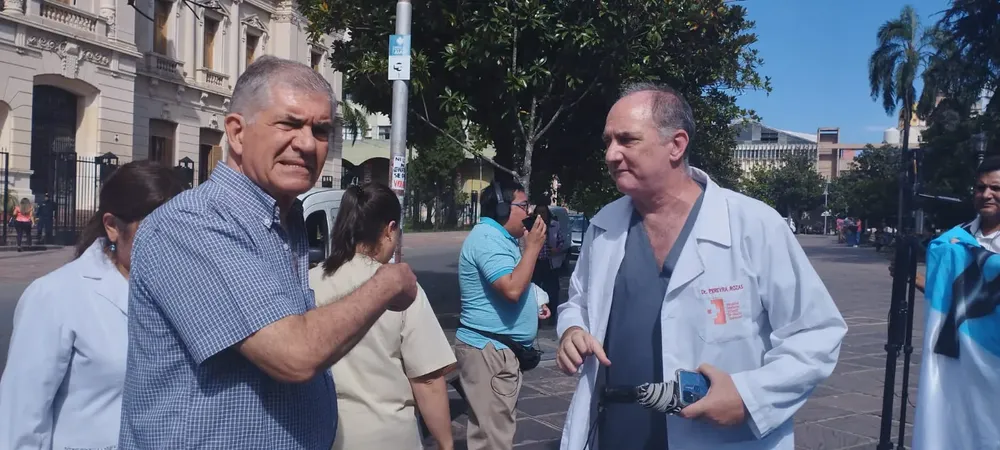 MEDICOS PLAN DE LUCHA SALARIOS3