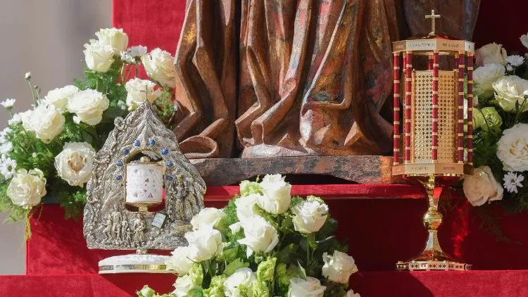 RELIQUIAS DOSNUEVOS SANTOS CANONIZACIÓN FRASSATI Y ACUTIS