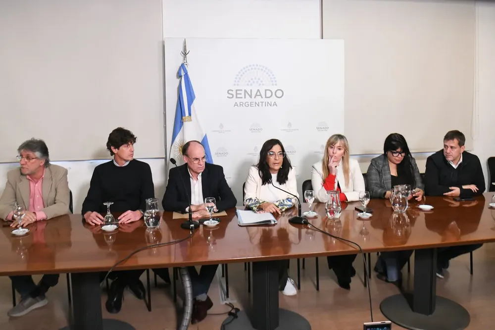 senado censura prensa