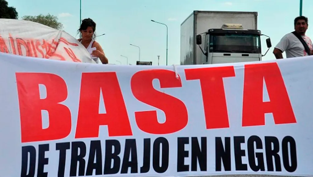 denunciar-trabajo-en-negro-1024x580