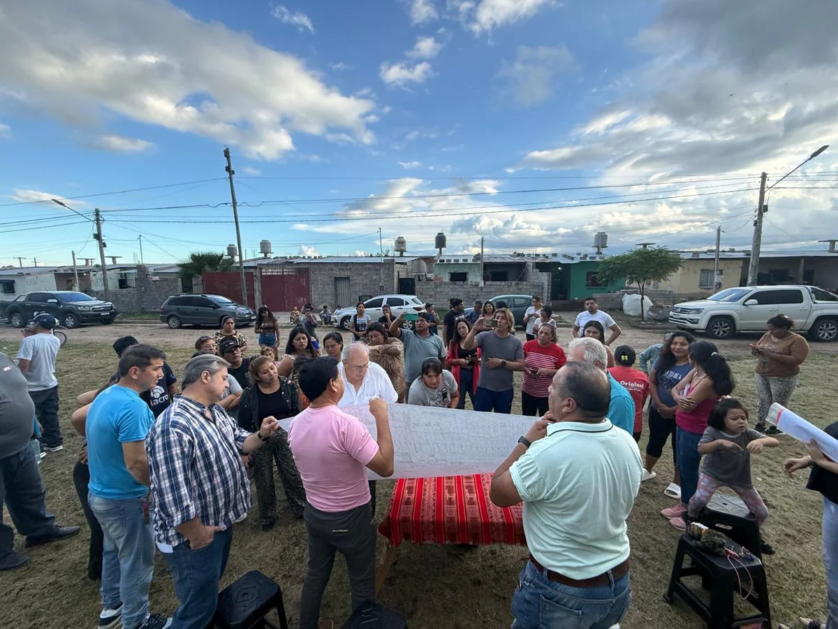 reunion-vecinos-alto-comedero