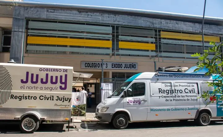 Registro Civil operativos móviles escuelas