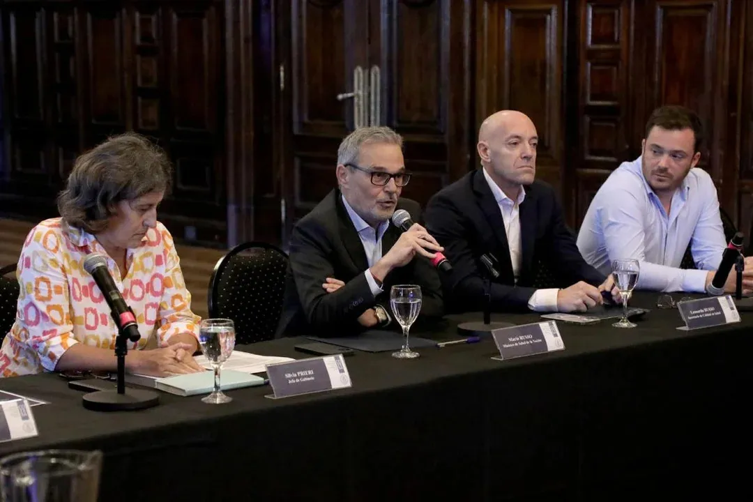 MINISTROS SALUD DENGUE