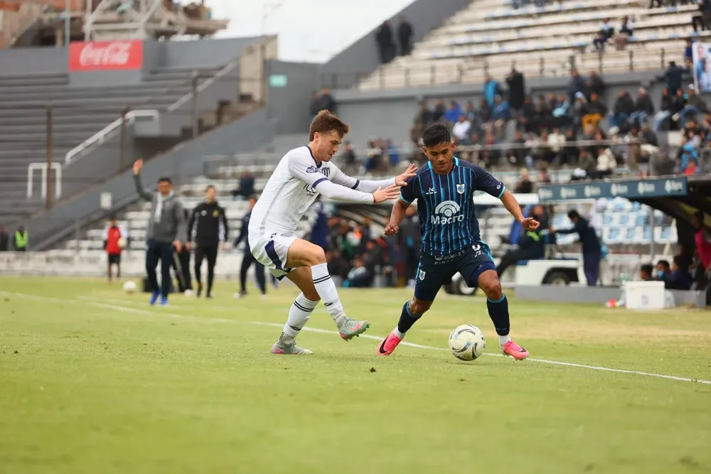 gimnasia tristan suarez derrota12