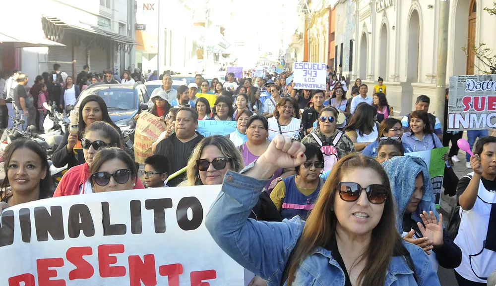 docentes-de-jujuy-con-l_983206