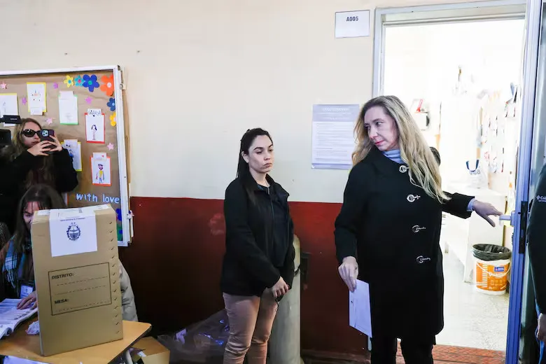 elecciones buenos aires, vota karina milei