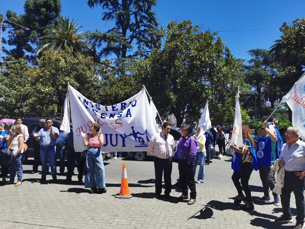 marcha judiciales casa de gobierno2