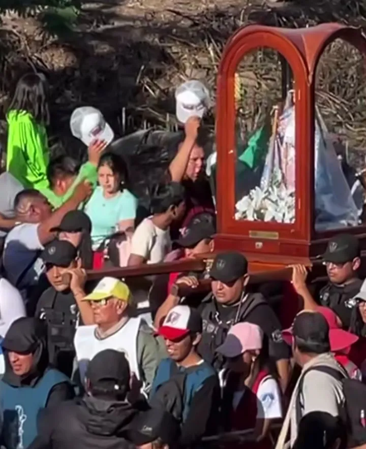 Virgen Rio blanco procesión 4
