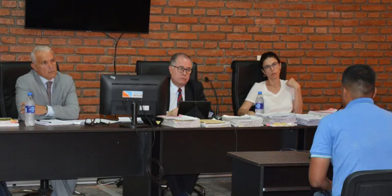 JUECES-CON-FUNCION-DE-JUICIO-Juicio-Agentes-Penitenciarios-por-Homicidio-doblemente-calificado-11.2.25-768x385