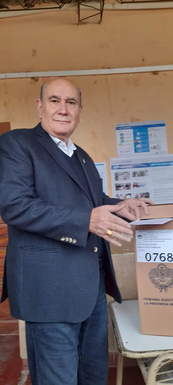 RIVAROLA VOTANDO
