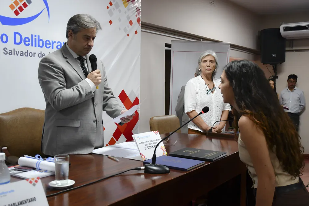 jura nueva concejal izquierda