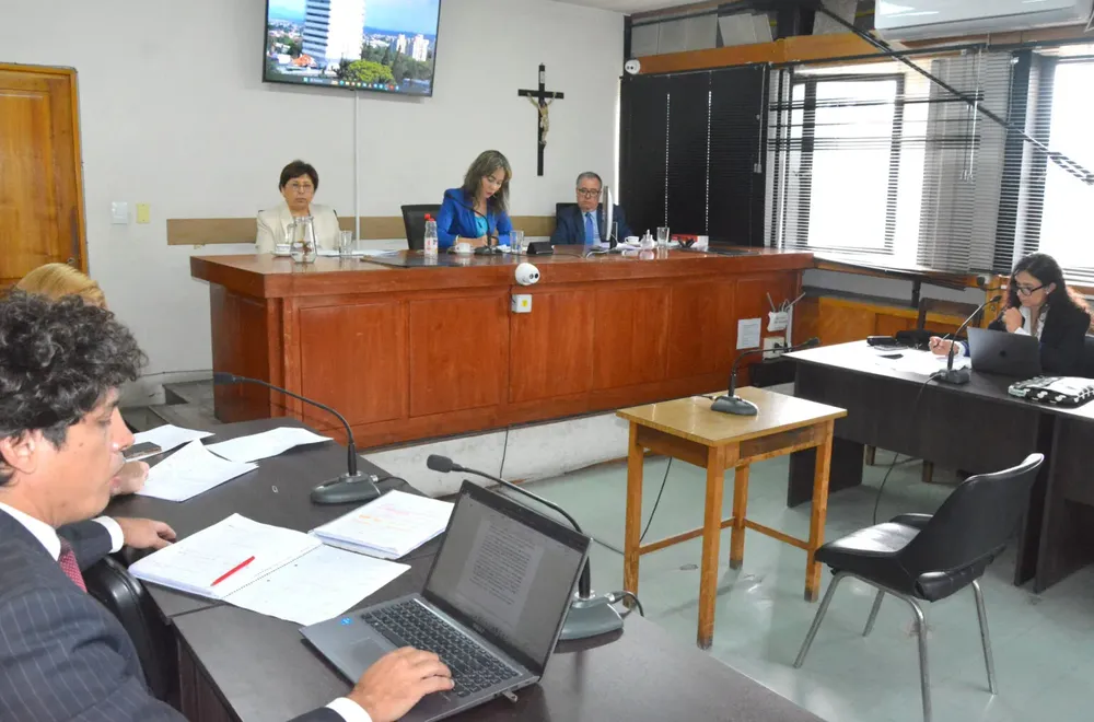 JUECES-PENALES-Juicio-a-L.F.M.-por-Abuso-Sexual-4.12.25-