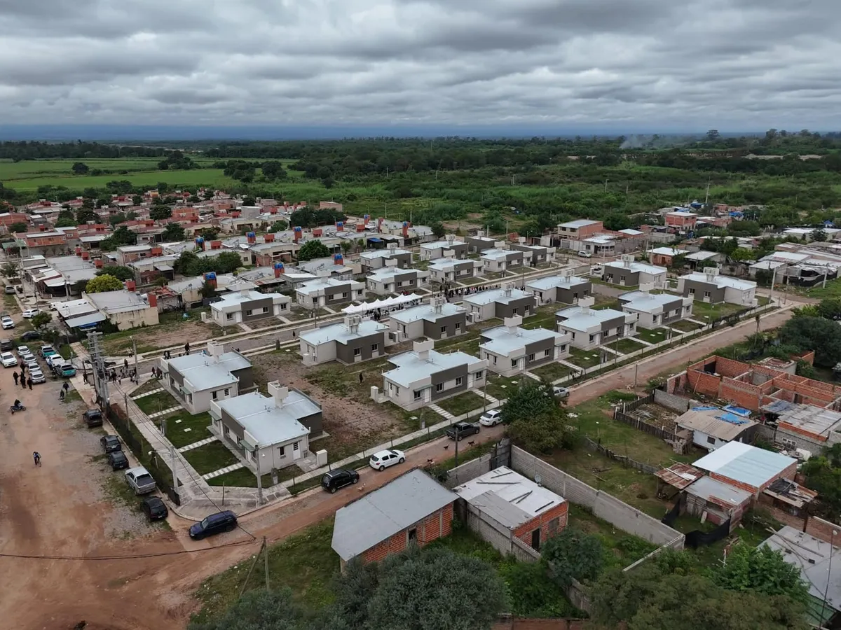 entrega 40 viviendas calilegua3