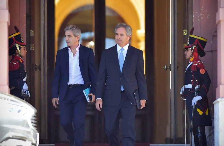 caputo tension milei