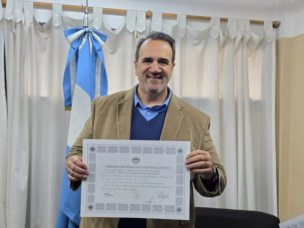 gustavo martinez diploma concejal electo LLA
