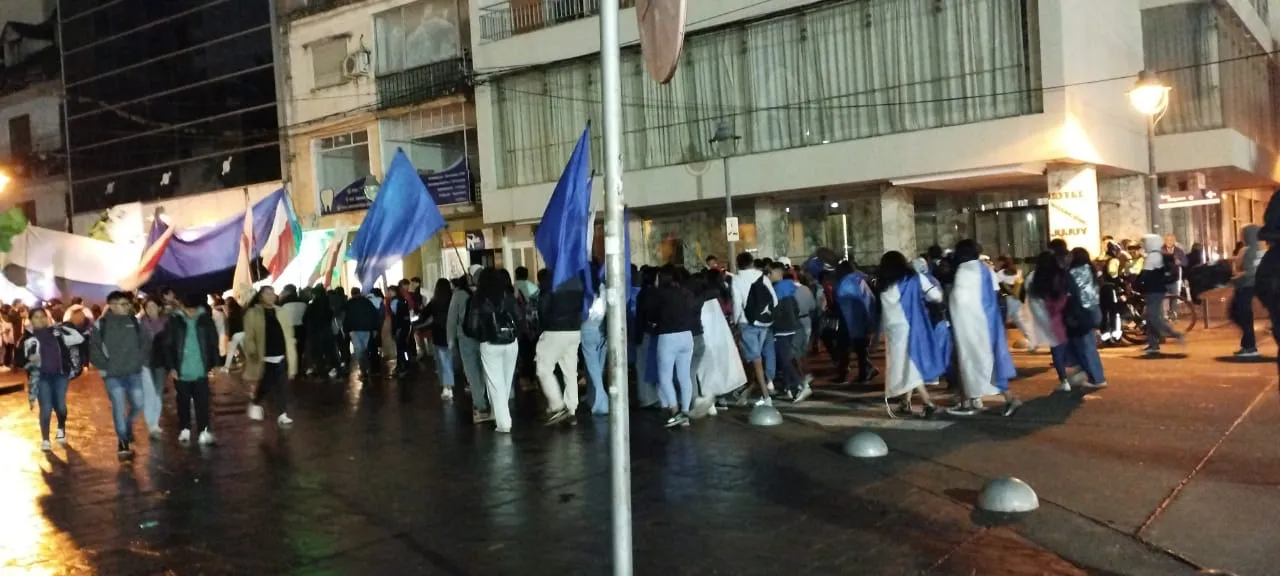 MARCHA DOCENTES ANTORCHA2