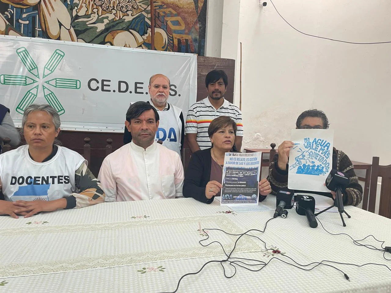 conferencia gremios docentes y sociales3