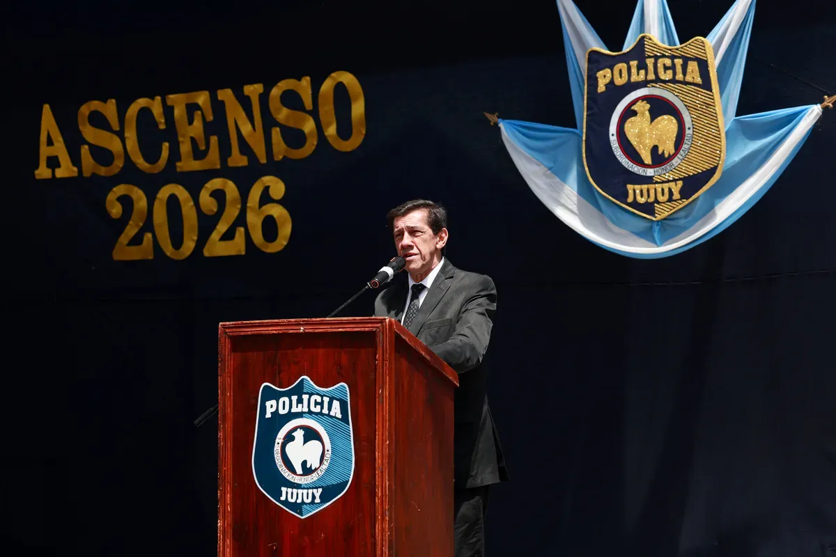 carlos-sadir-el-acto-ascenso-los-efectivos-la-fuerza