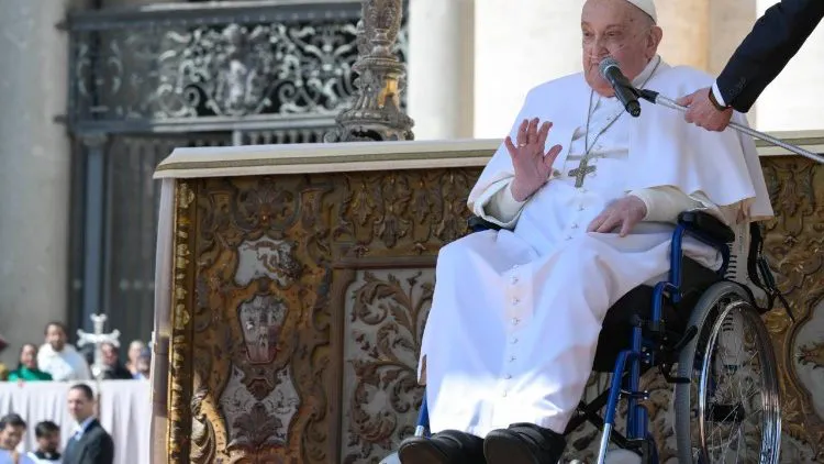 papa francisco saludo vaticano salud